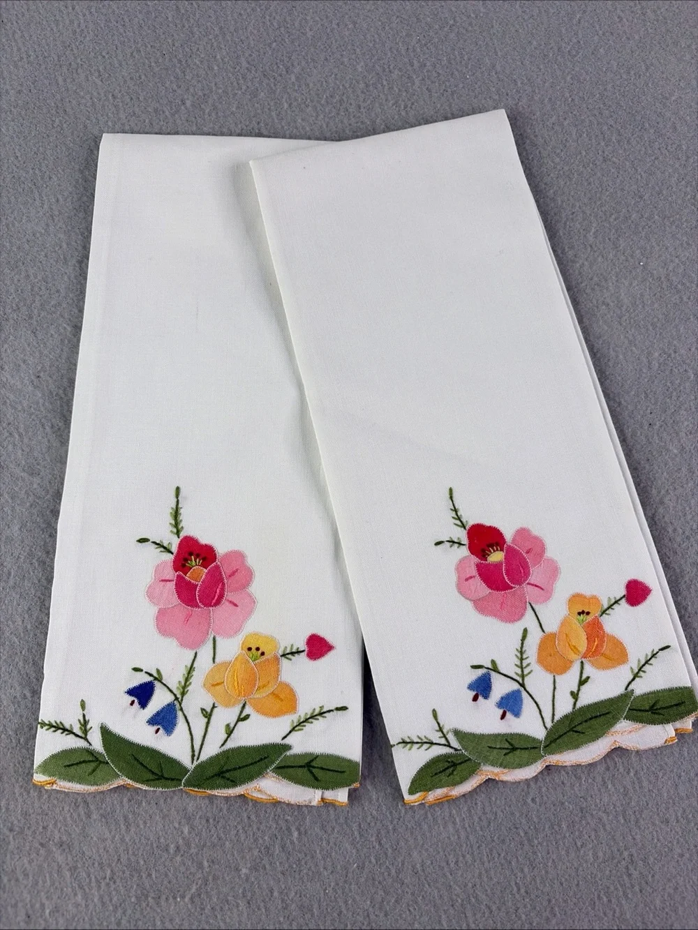 Vintage Applique Tea Towel Hand Towel Pink Yellow Blue Floral Set of 2 NEW